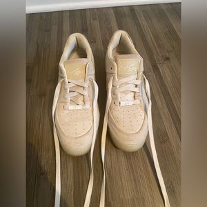 Cream Swede Nicke Air forces